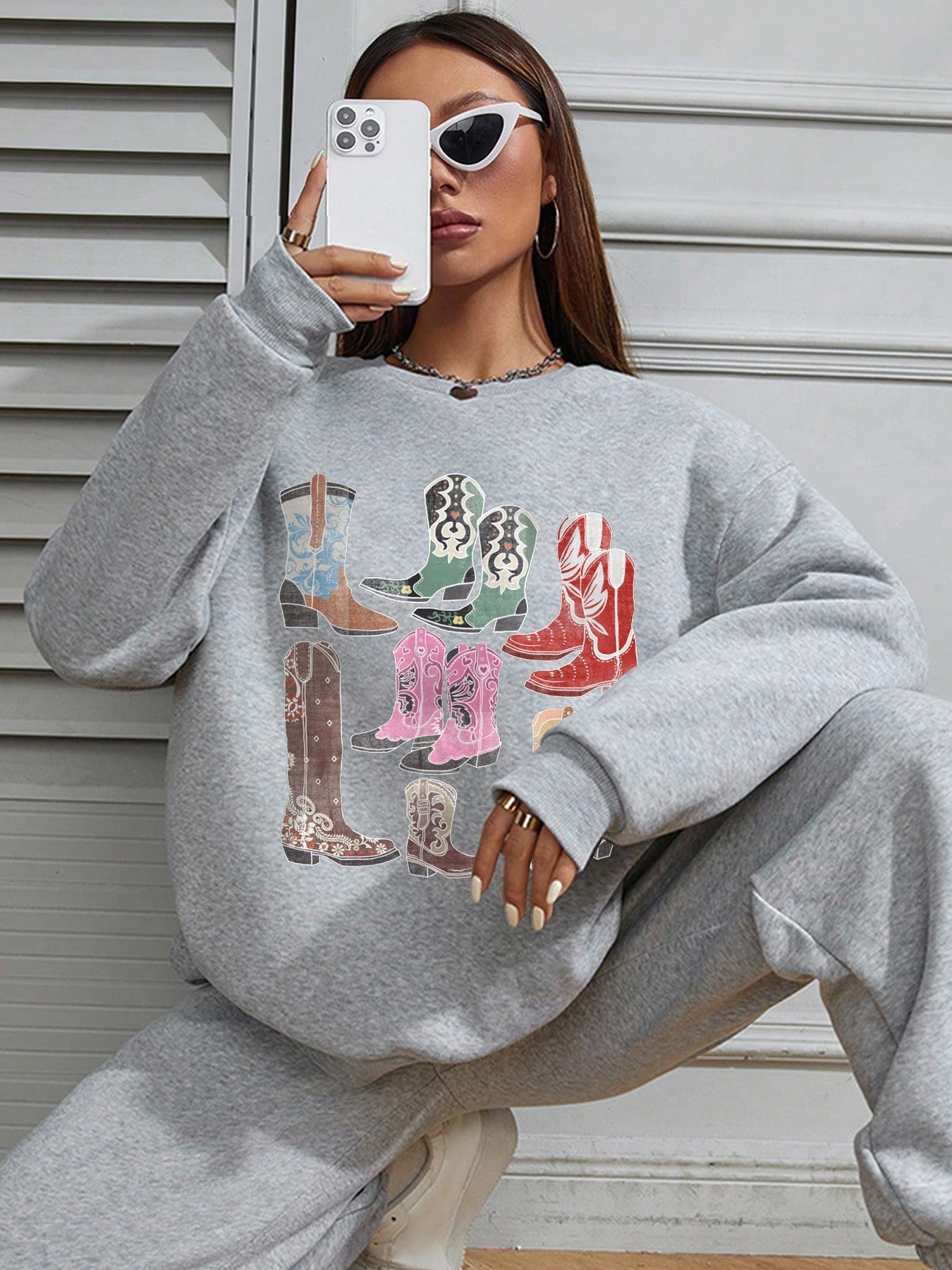 Women Boots Illustration Print Casual Sweatshirt