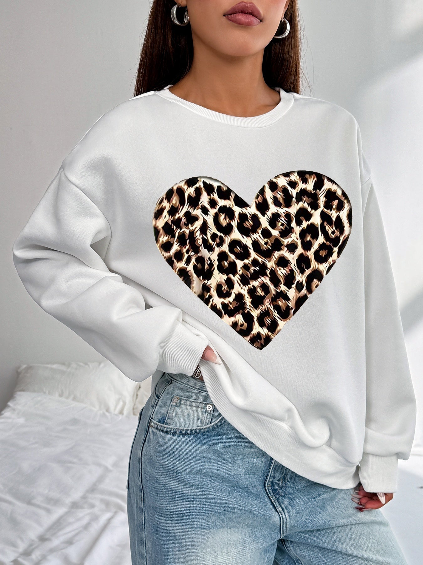 Women Leopard Heart Printed Pullover Crew Neck Sweatshirt