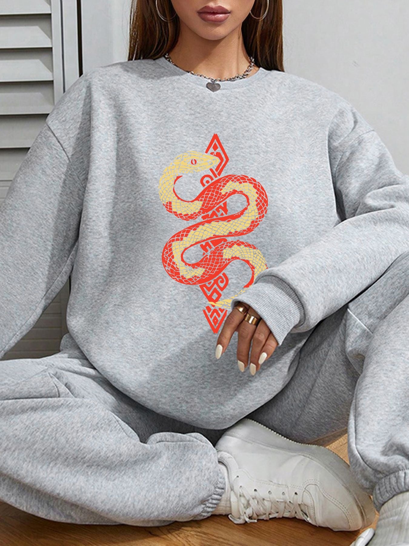 Women Totem Snake Printed Casual Sweatshirt