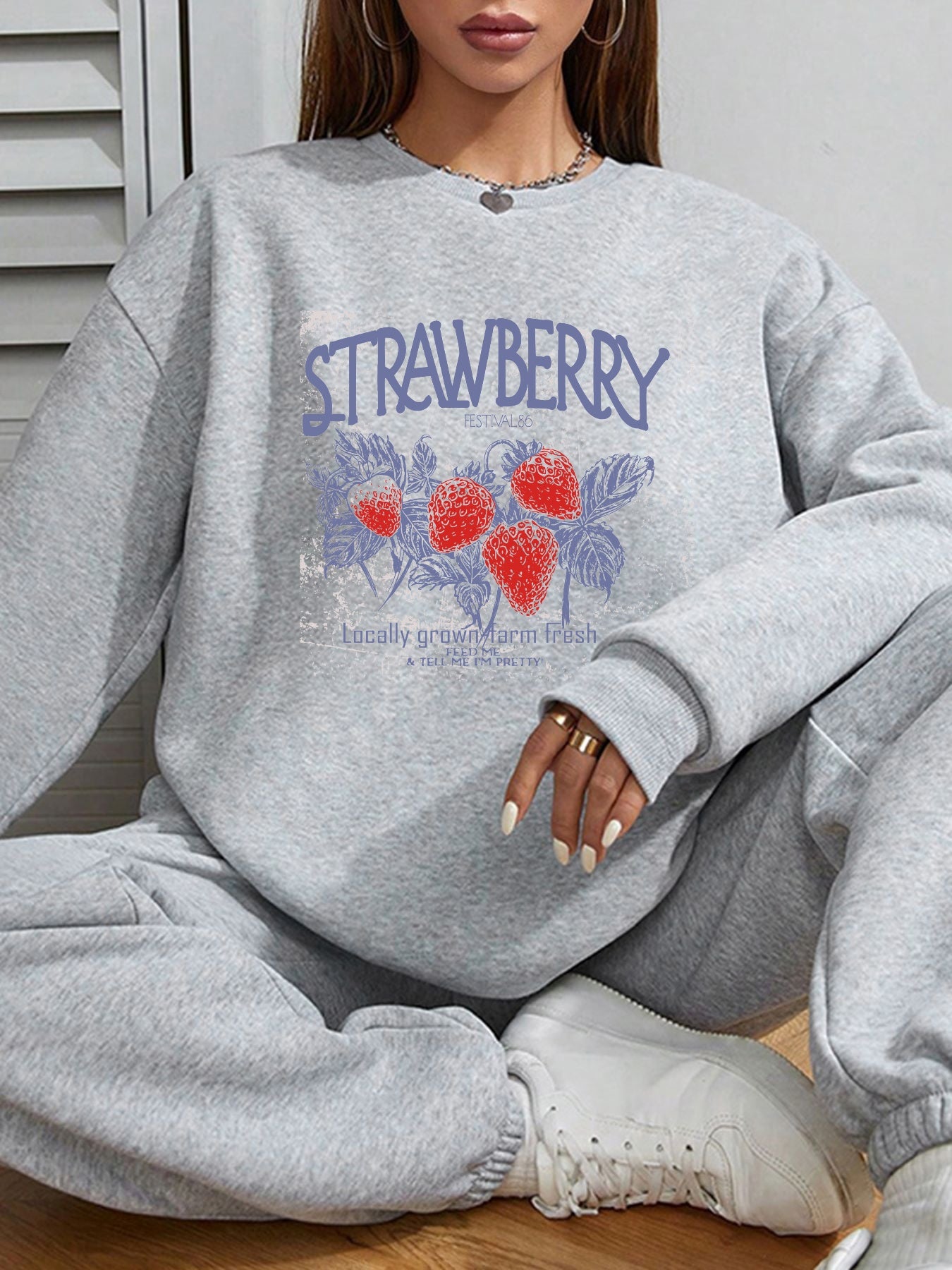 Women Strawberry Printed Long Sleeve Pullover