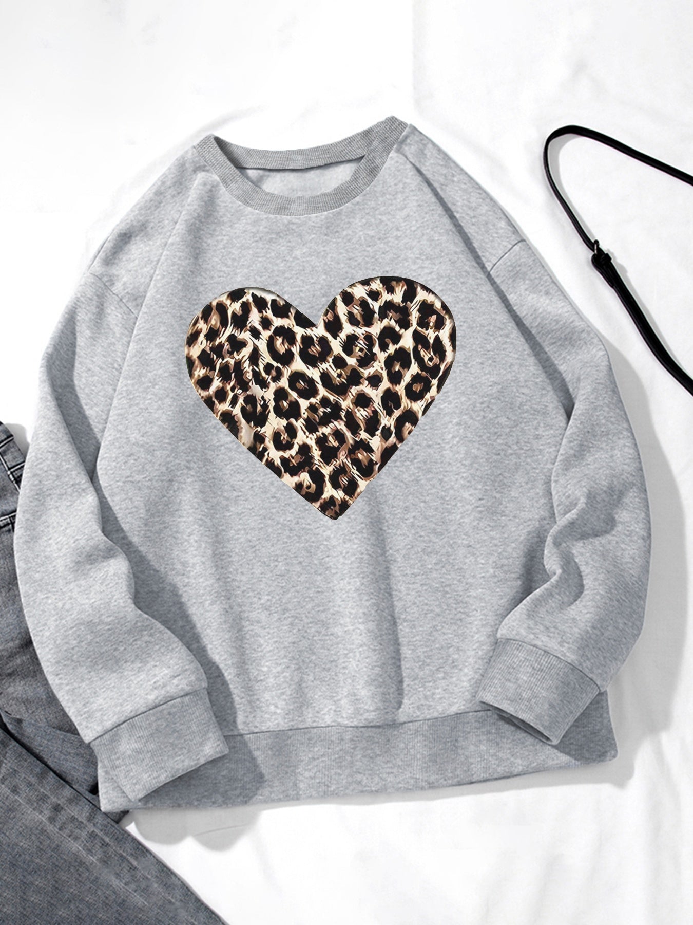 Women Leopard Heart Printed Pullover Crew Neck Sweatshirt