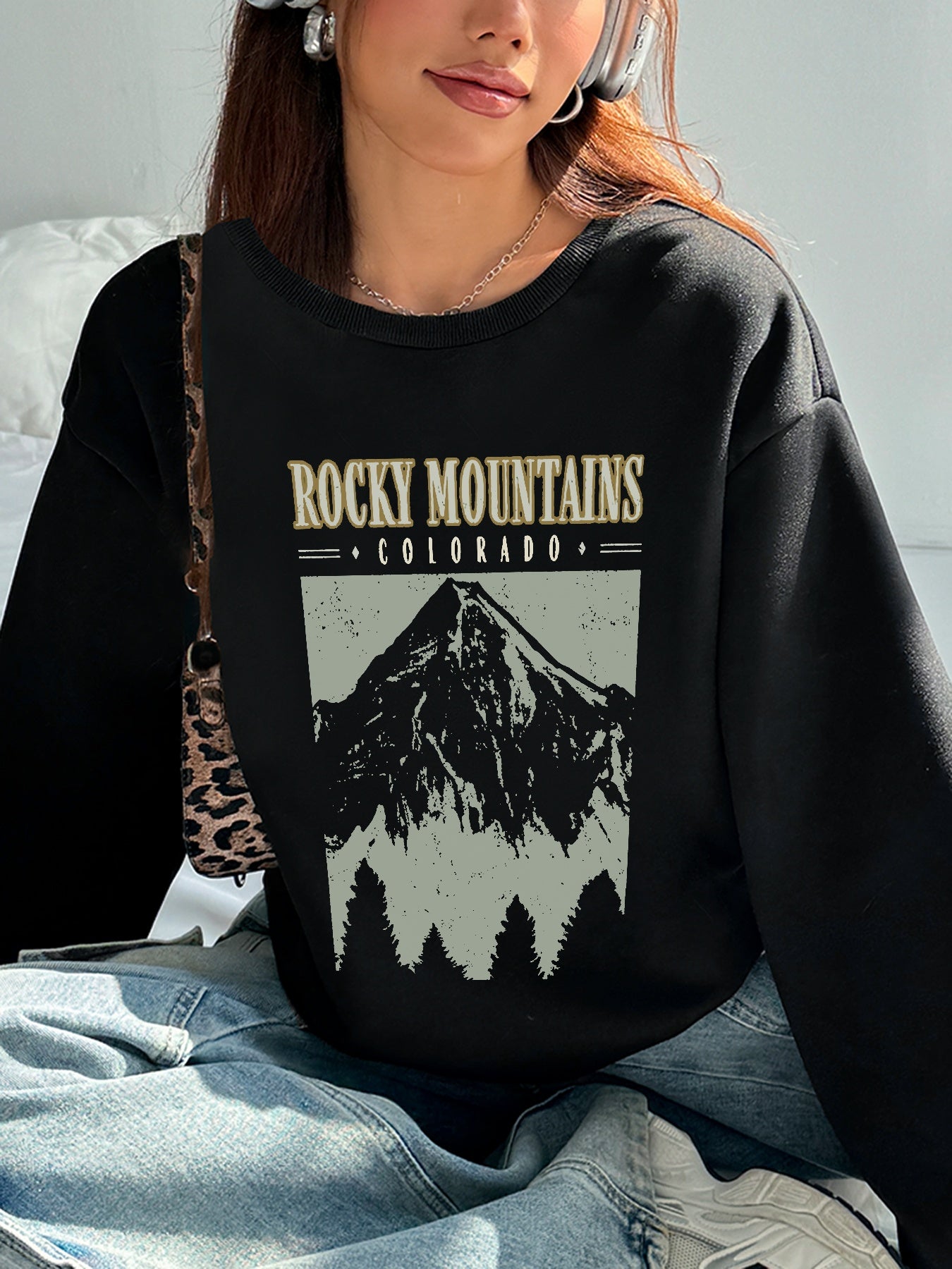 Women Snow Mountain Printed Casual Sweatshirt