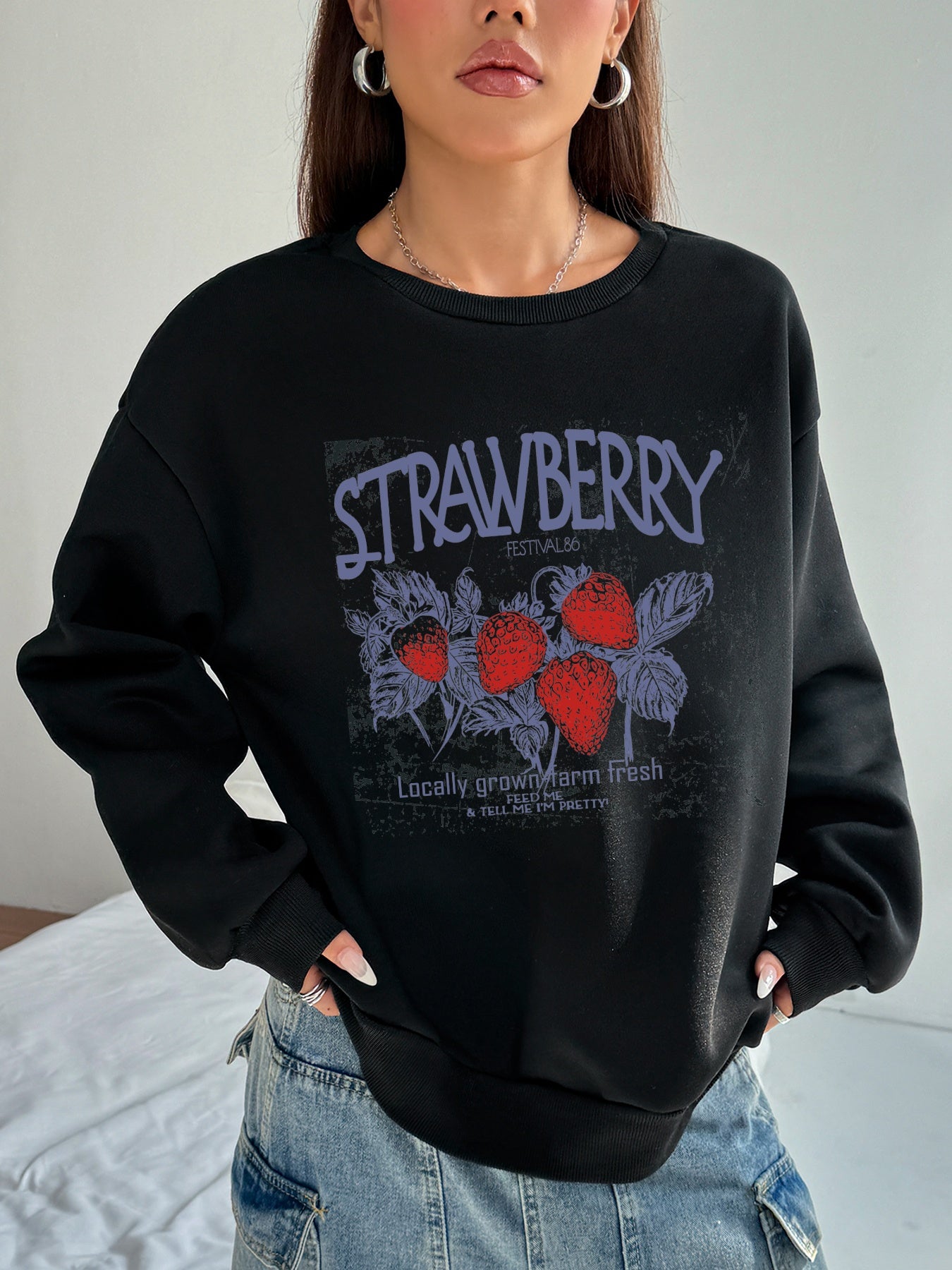 Women Strawberry Printed Long Sleeve Pullover